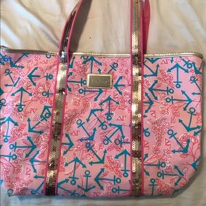 Delta Gamma Lilly Tote with gold sequin handles